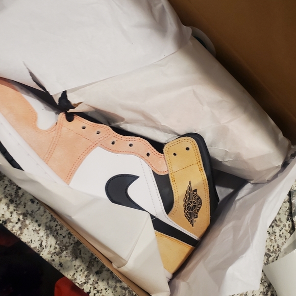 New In Box Jordan One Magic Mid 2 Tone Multiple Sizes - Picture 3 of 10